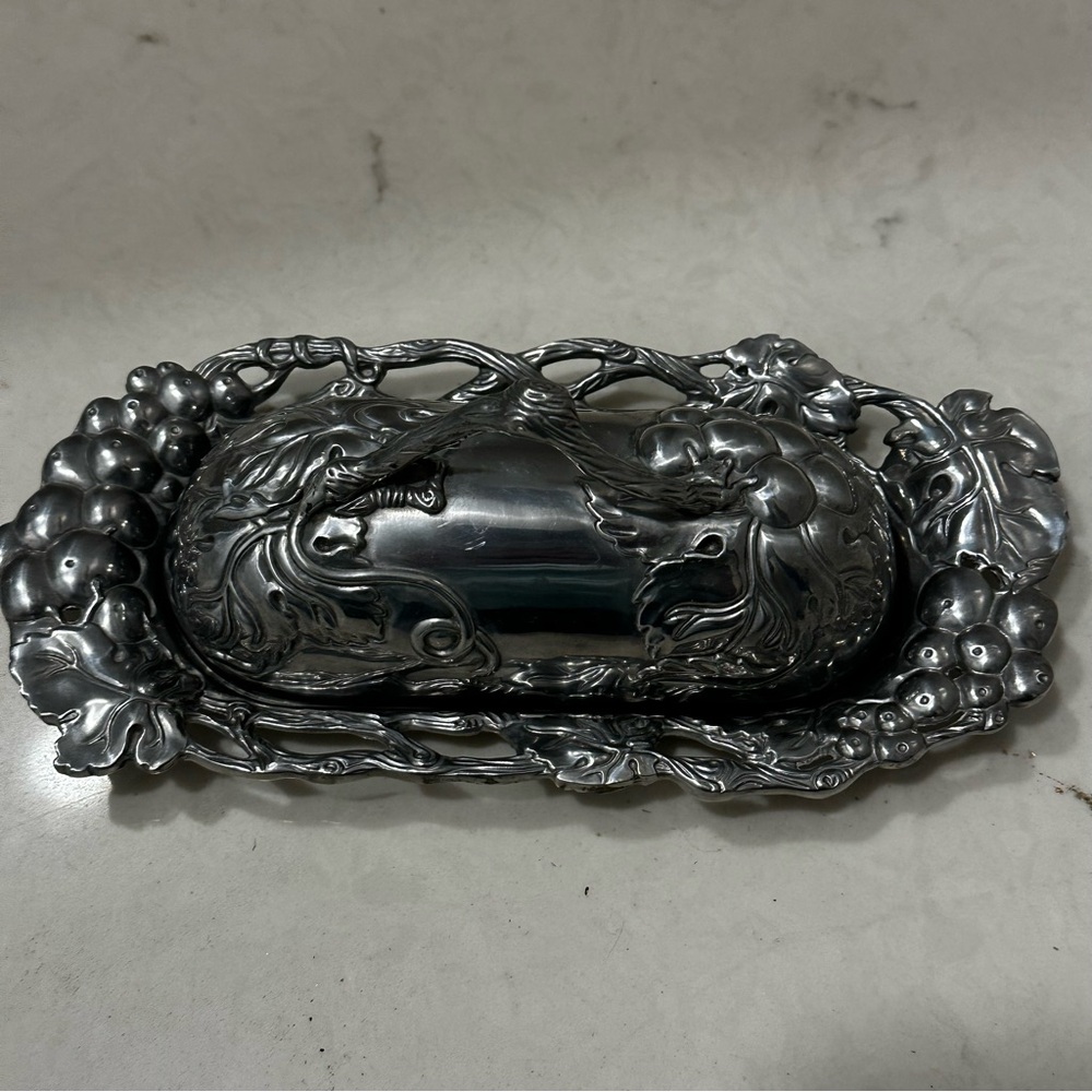 Vintage Arthur Court Grape Vine Covered Butter Dish 2001 - Picture 4 of 9